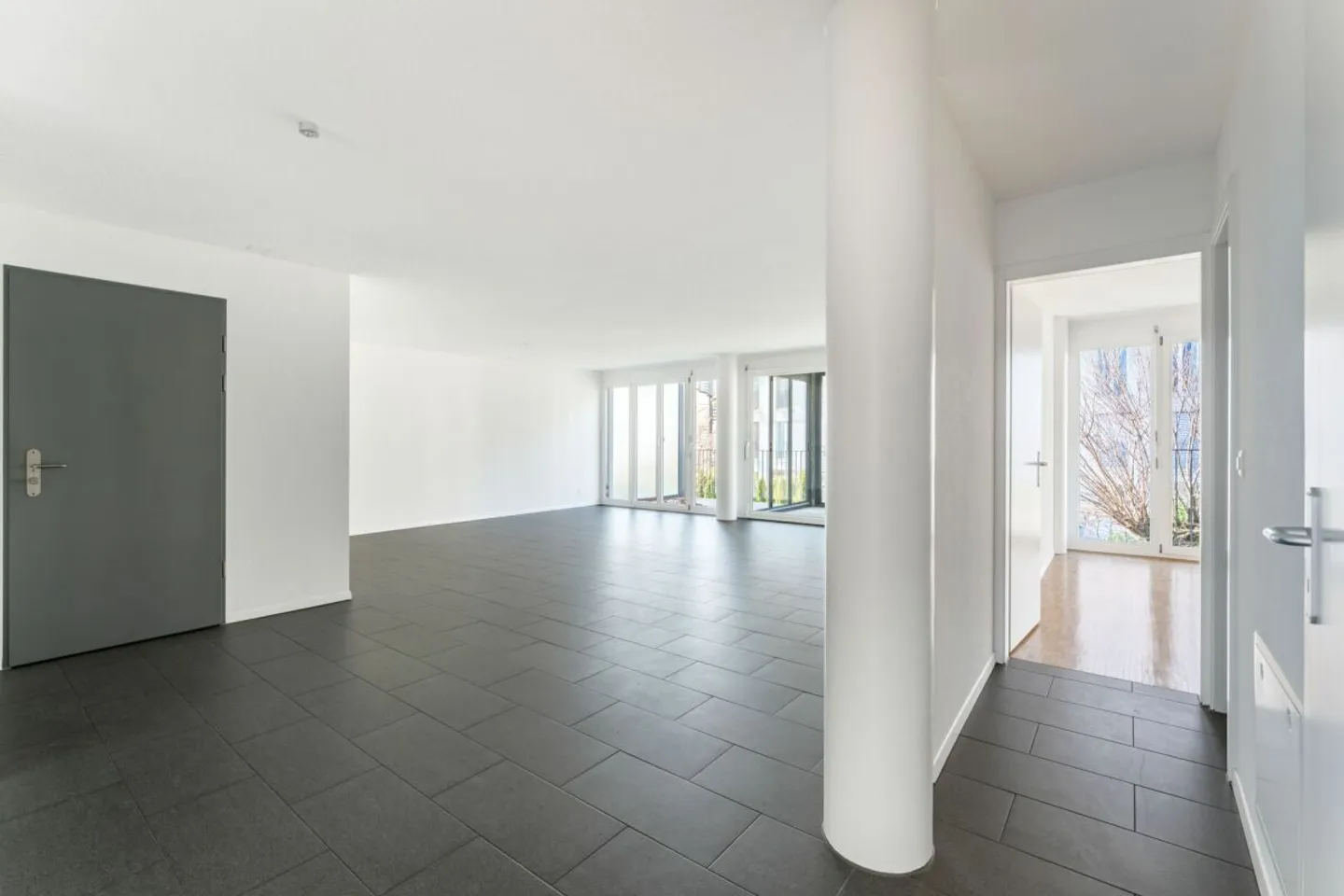 Geräumige Wohnung mit Wintergarten - Foto 2 von 13