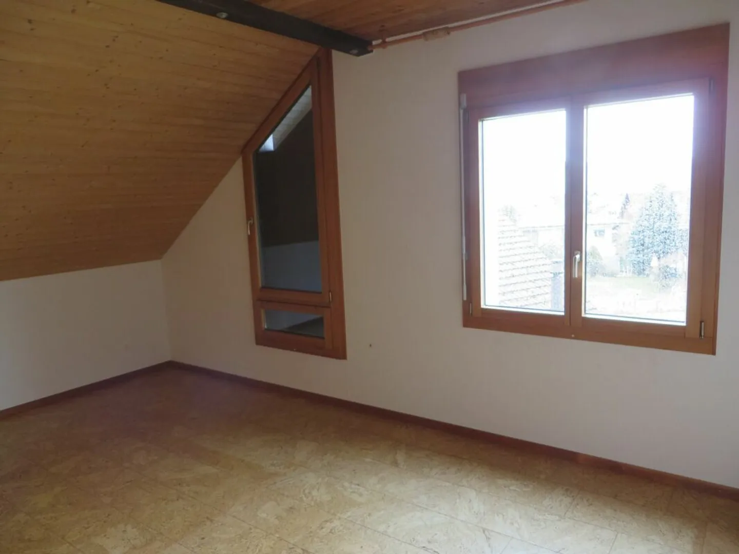 Maison individuelle inhabituelle avec grand jardin - Photo 10 sur 13