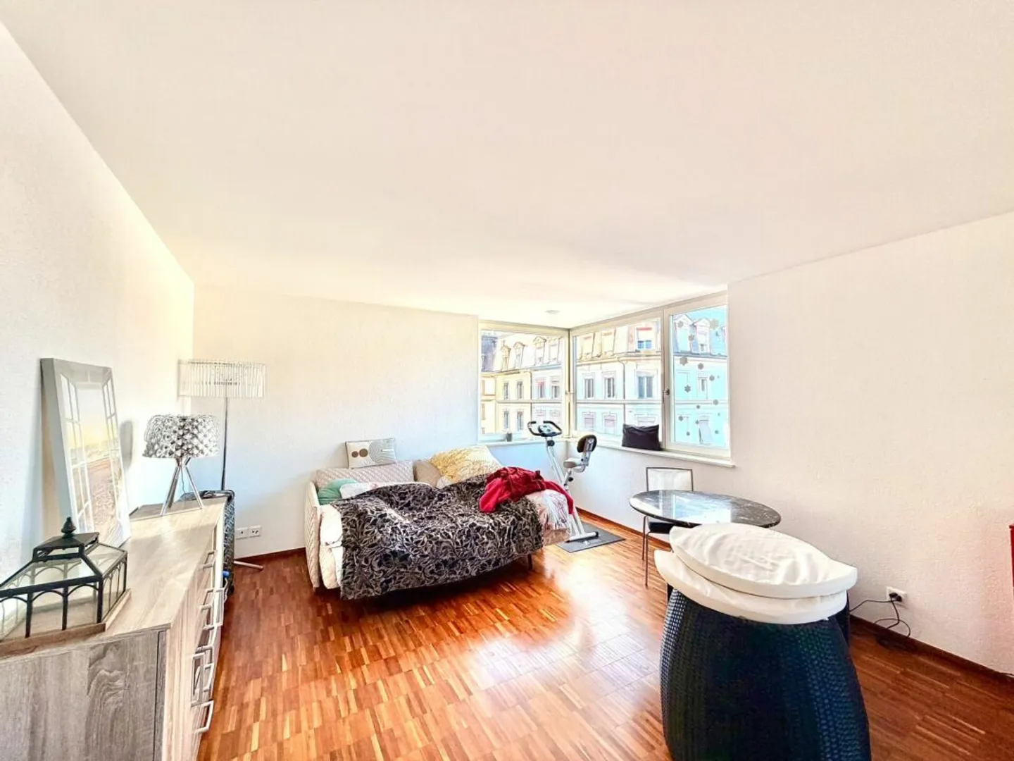 Attraktive 3.5-Zimmer-Wohnung im Baurecht im Herzen von Biel! - Photo 1 of 8