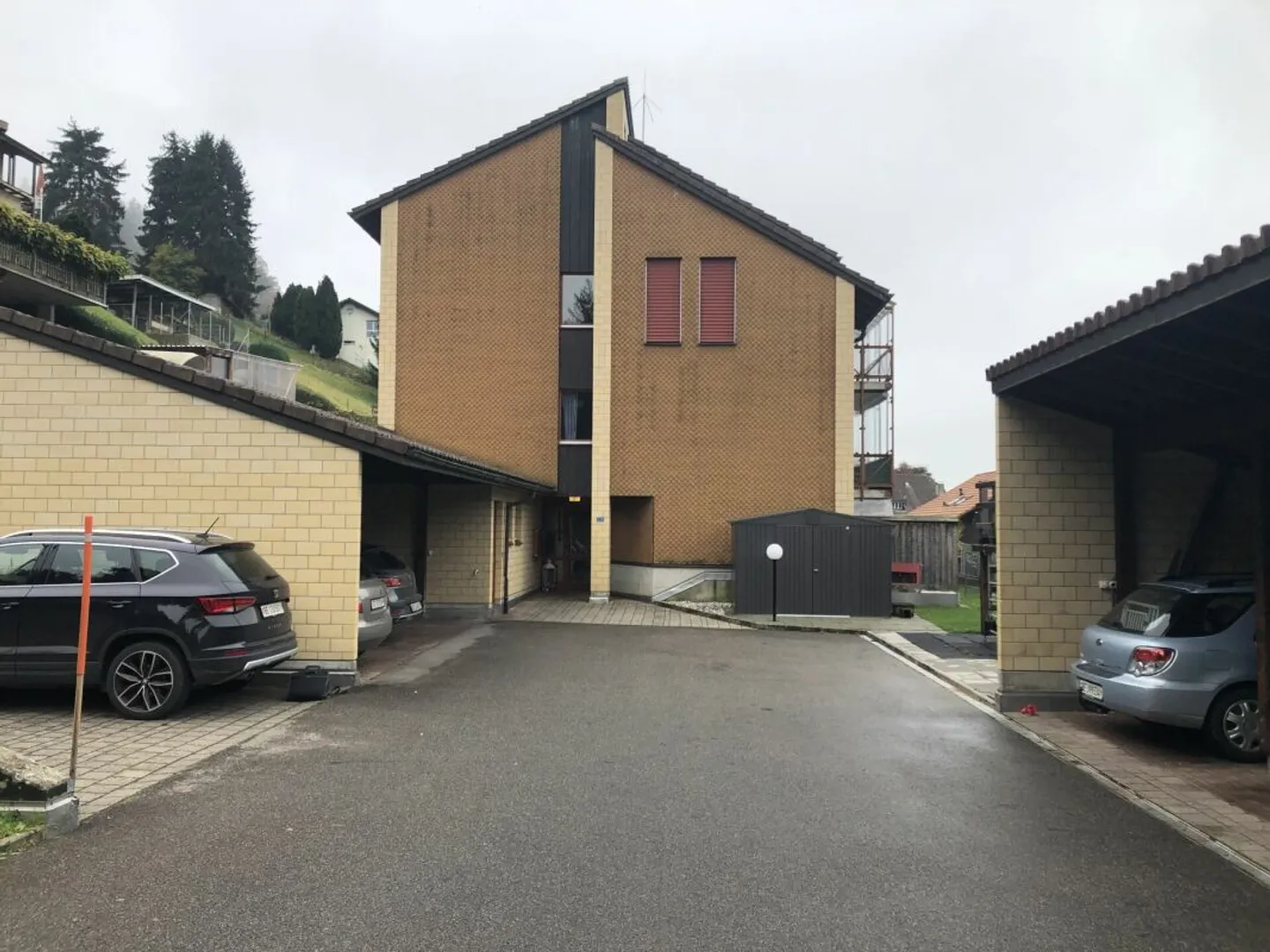 très belle et spacieuse appartement de 4 pièces au dernier étage - Photo 1 sur 6