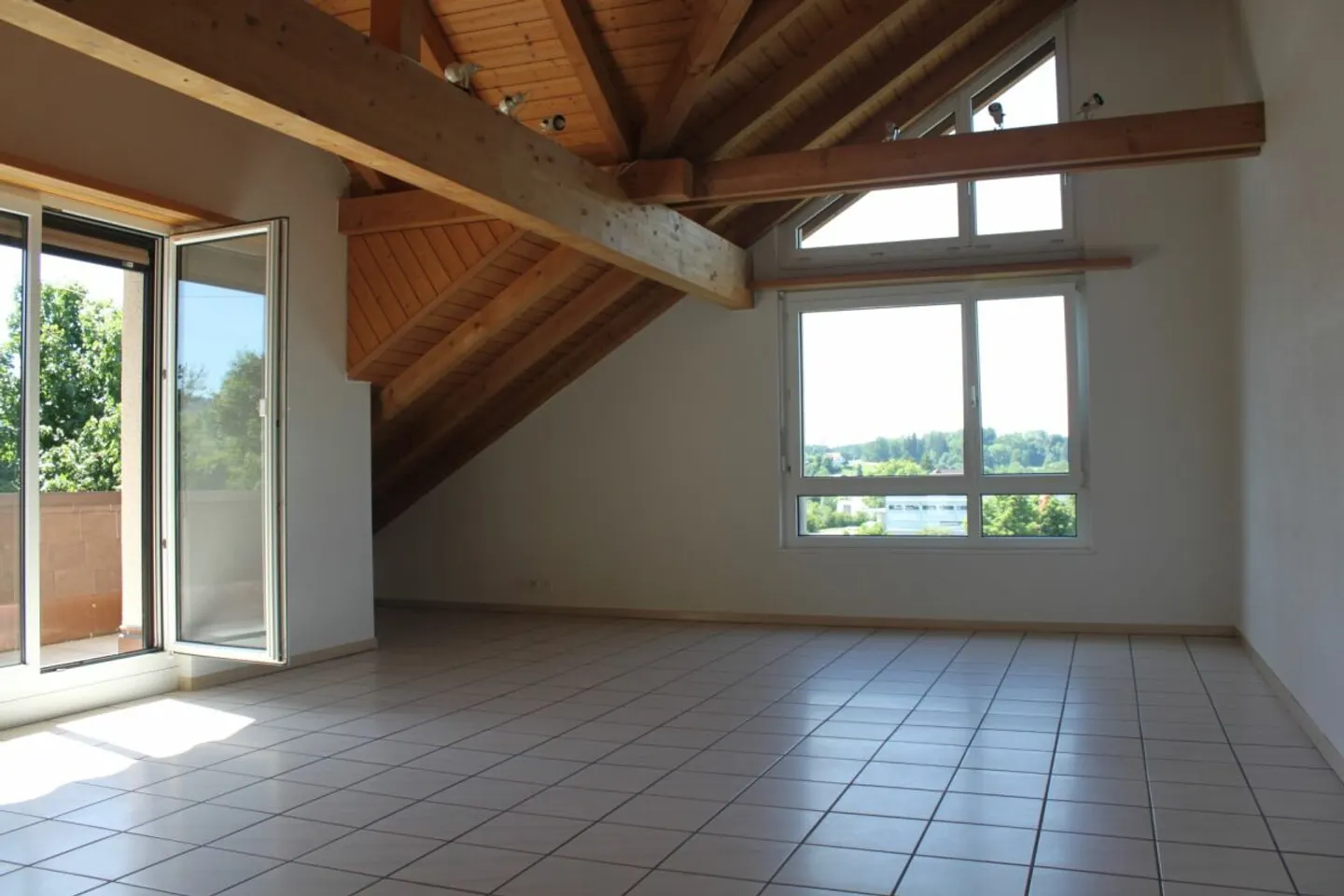 Charmant Appartement Sous Les Toits - Photo 2 sur 9
