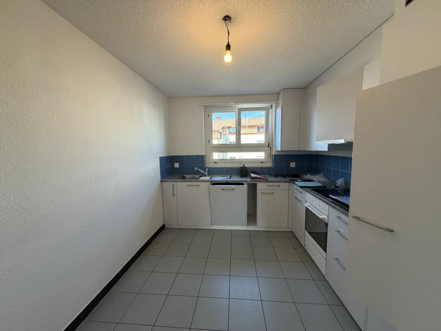 Appartamento soleggiato di 4,5 stanze con balcone - Foto 3 di 5