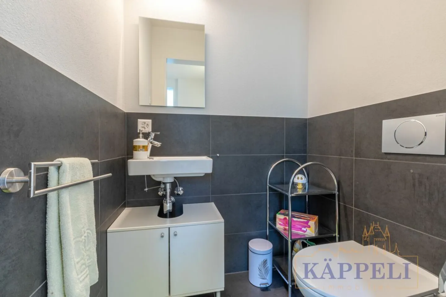 Maison semi-détachée de 6,5 pièces avec vue sur la montagne à Uebeschi - Photo 4 sur 13