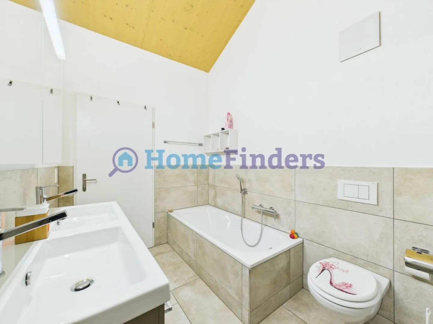 FAMILY FRIENDLY, QUIET, SPACIOUS - AND ONLY 5 MINUTES TO HALLWILERSEE! - Photo 12 of 13