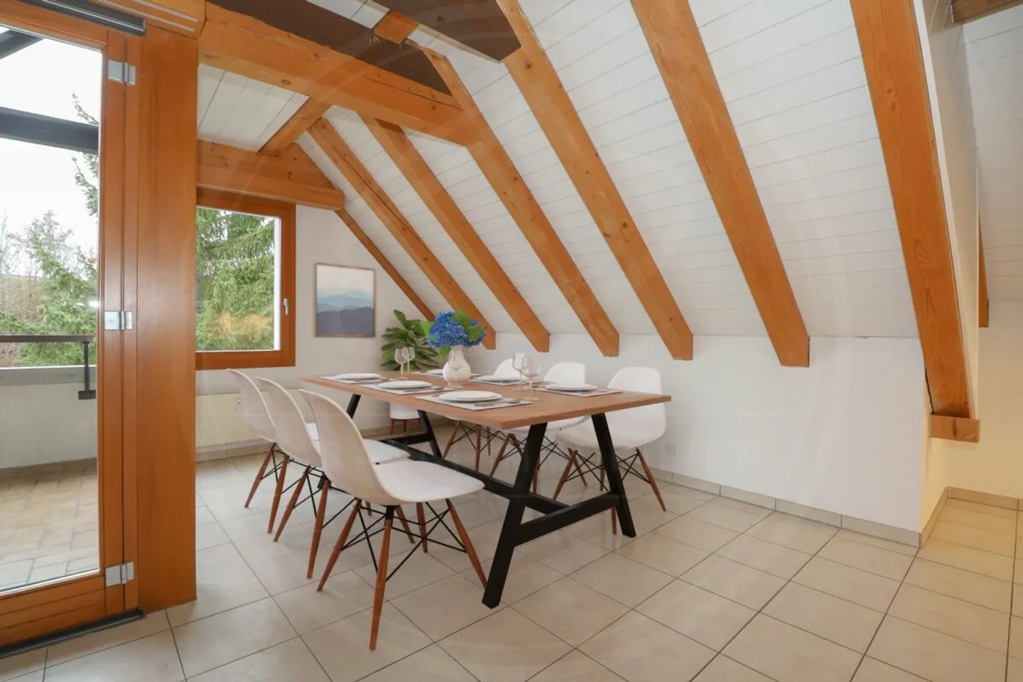 Appartamento duplex ristrutturato di 5½ stanze in vendita nello storico 'Schlössli' di Koblenz - Foto 3 di 13