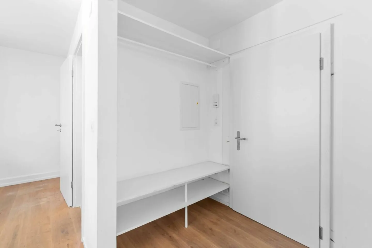 GLÄRNISCHBLICK | appartement rénové de 1,5 pièce dans un emplacement central à Mollis GL - Photo 8 sur 11