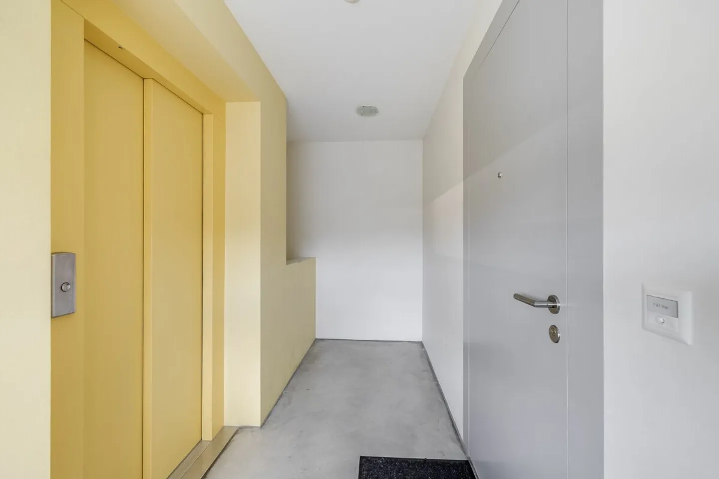 Wonderful penthouse apartment with two terraces - Photo 3 of 13