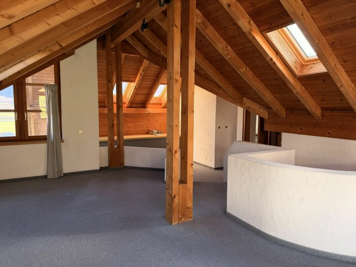 8 ½-Zi.-Einfamilienhaus mit 1 ½-Zi.-Wohnung an idyllischer Wohnlage mit herrlichem Weitblick - Photo 8 of 13