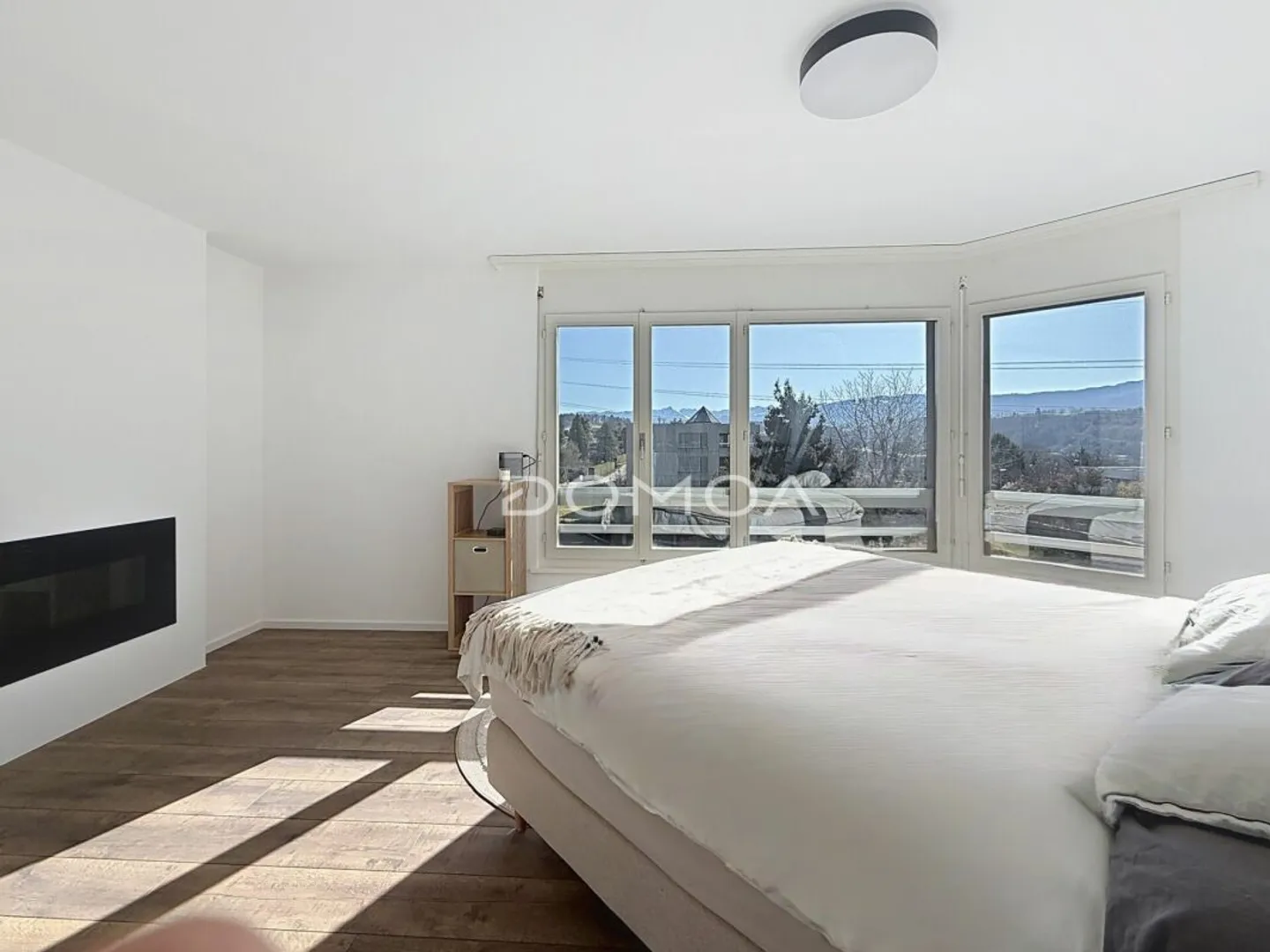 Renovierte 4,5-Zimmer-Attikawohnung mit großer Terrasse - Helligkeit, Charakter und Komfort in Marly! - Foto 6 von 8