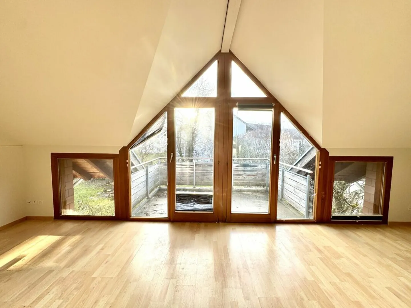 Charming Townhouse in Quiet Area - Photo 9 of 12