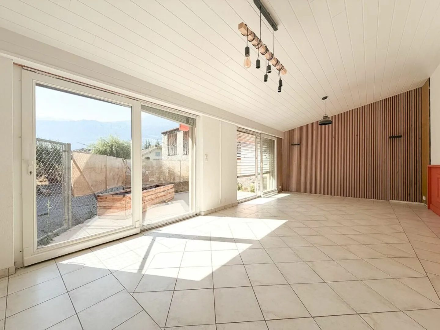 À louer : Maison de village contigu de 6.5 pièces - Photo 1 of 13