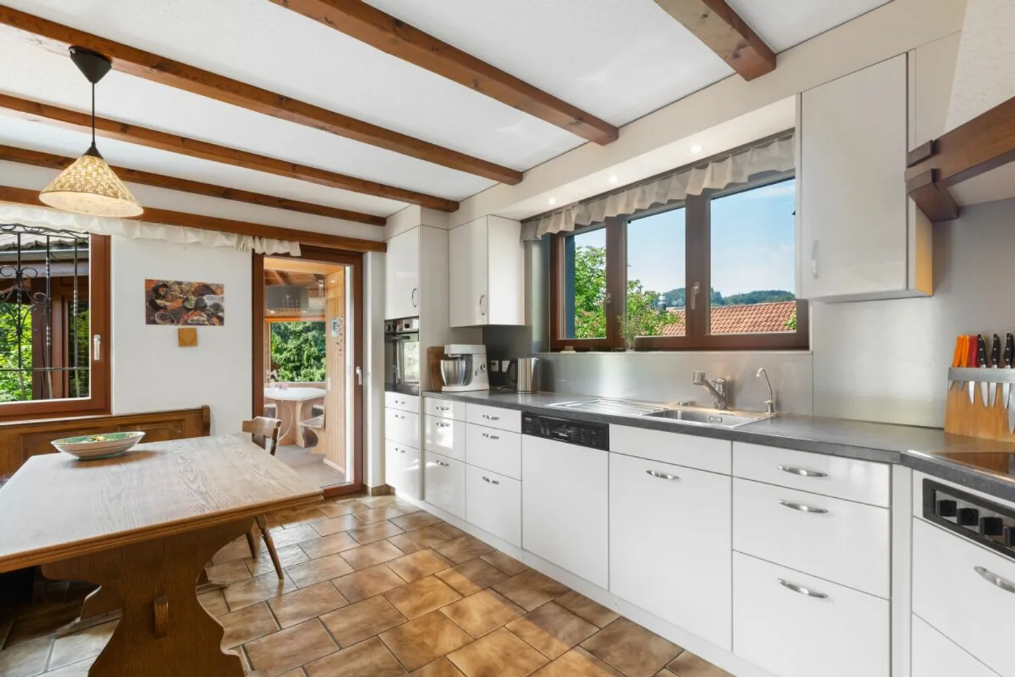 Ein besonderes Zuhause mit Gartenidylle, Privatsphäre und viel Raum - Photo 6 sur 13