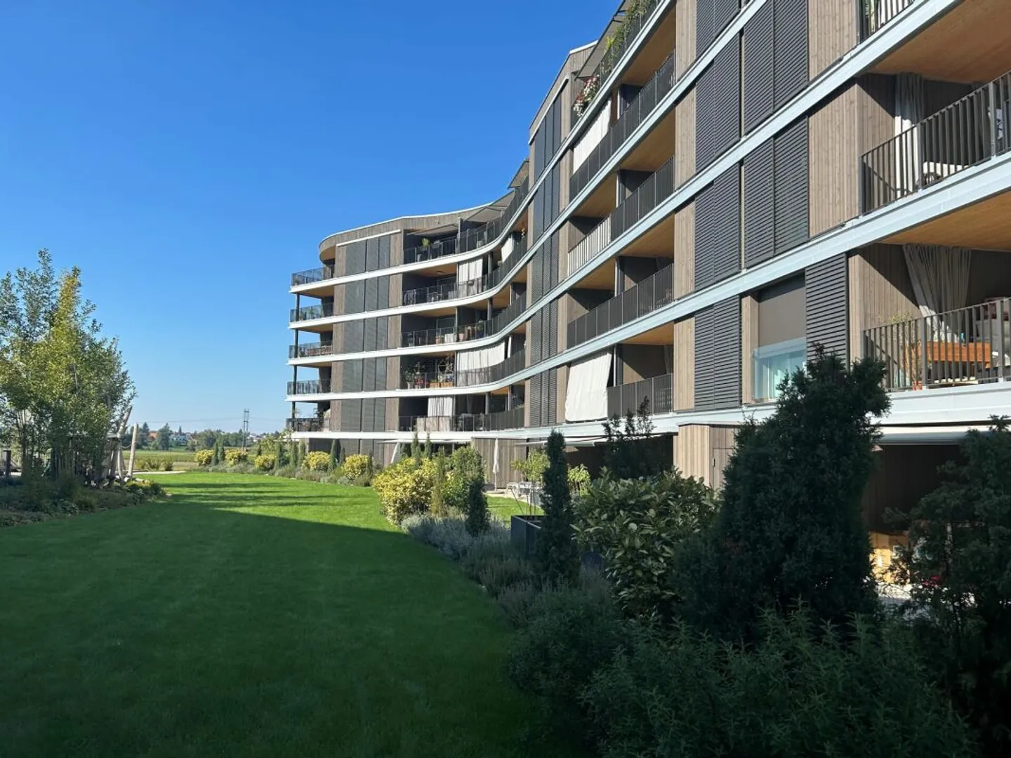 Moderne Wohnung in Fällanden - Foto 1 von 10