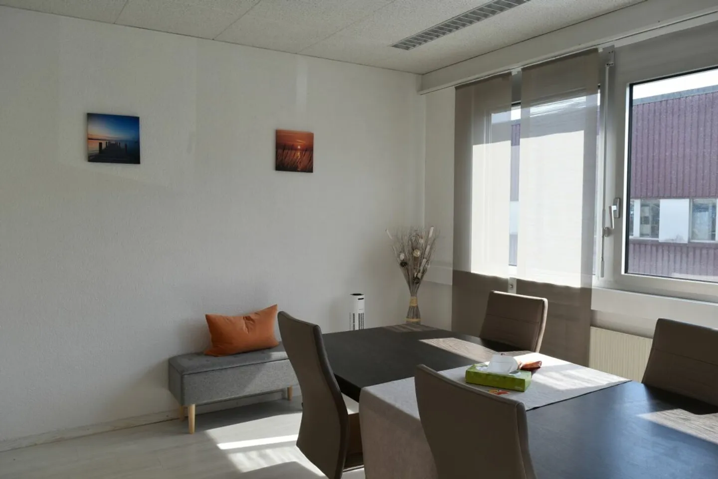 Bureau dans un emplacement privilégié près de l'autoroute ! - Photo 2 sur 6