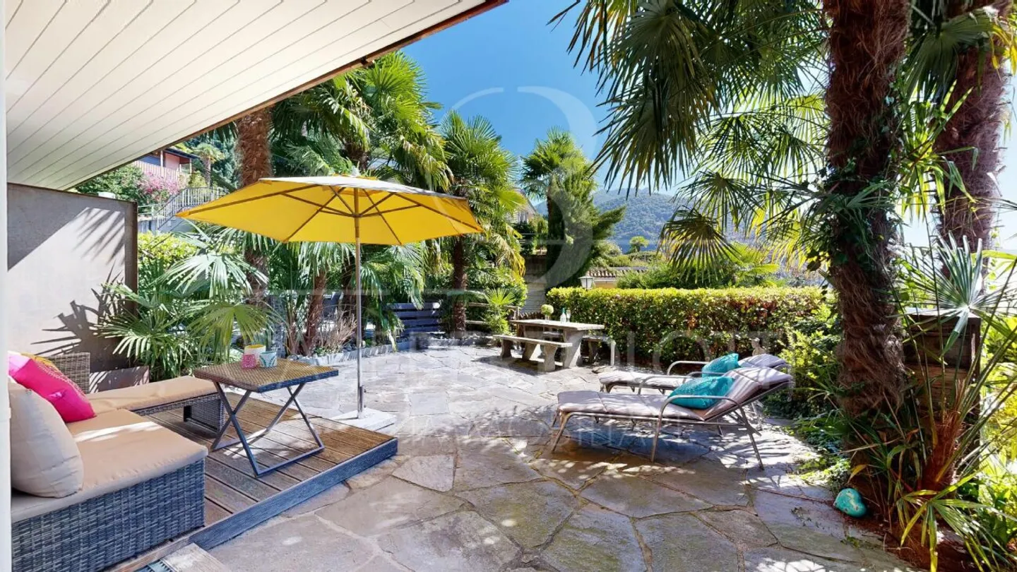 Charming Apartment with Lake View - Photo 2 of 13