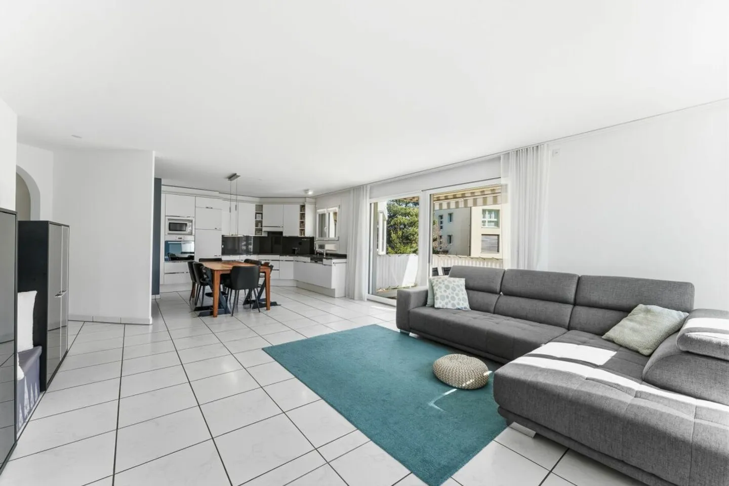 Grosszügiges Wohnen in Buochs - stilvolle 4.5-Zimmer-Wohnung an zentraler Lage - Photo 4 of 7