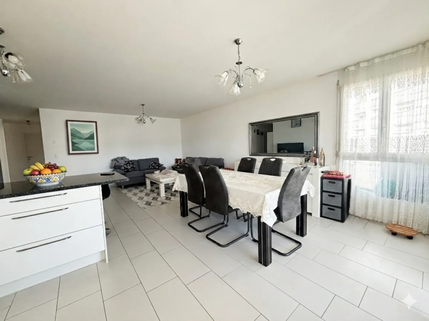 Modern 4.5-room apartment with large balcony - Photo 5 of 13