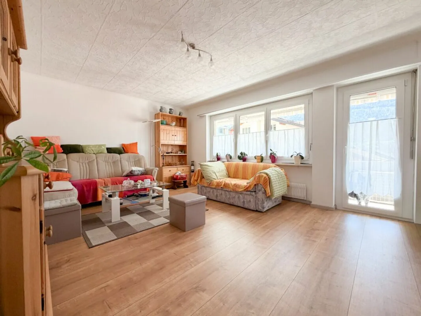 Appartement de 4,5 pièces entièrement rénové à Gampel - Photo 6 sur 13