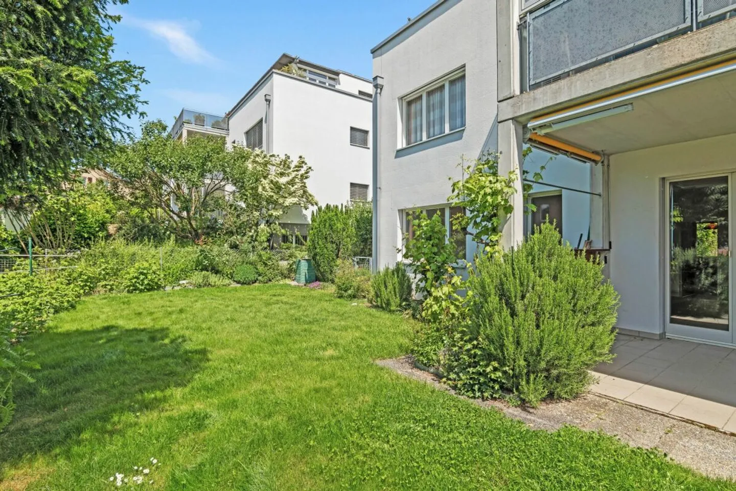 Sunny garden apartment in Oberwil - Photo 10 of 11