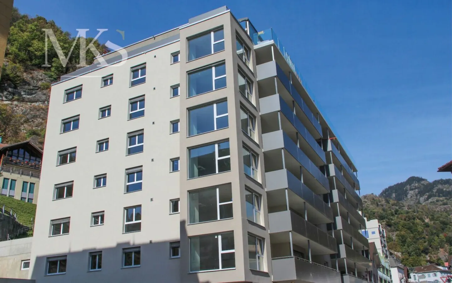 Ampio appartamento di 4,5 locali situato nel centro a Naters (133 m2) - Foto 2 di 13