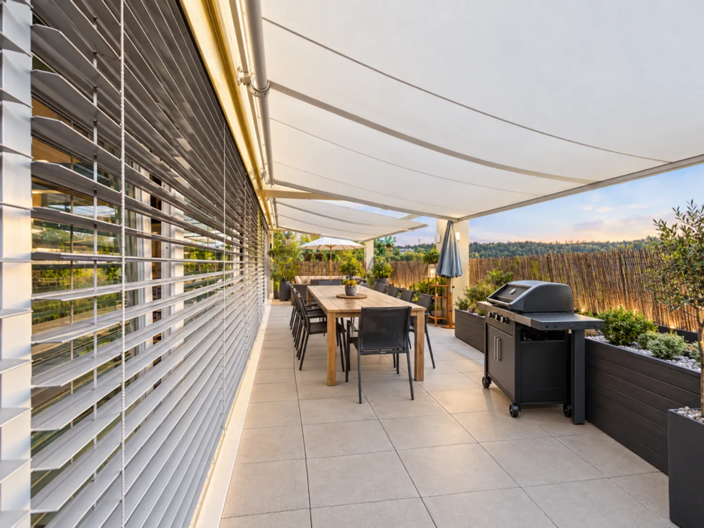 Vie ensoleillée avec vue et terrasse privée de 50m² - Photo 10 sur 13