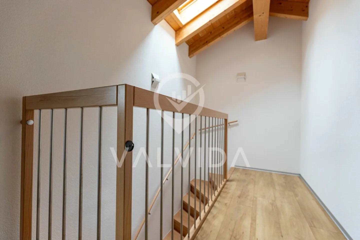 4.5-Zimmerwohnung auf zwei Etagen in Gampel - zentral, gepflegt und mit viel Platz - Foto 4 von 9