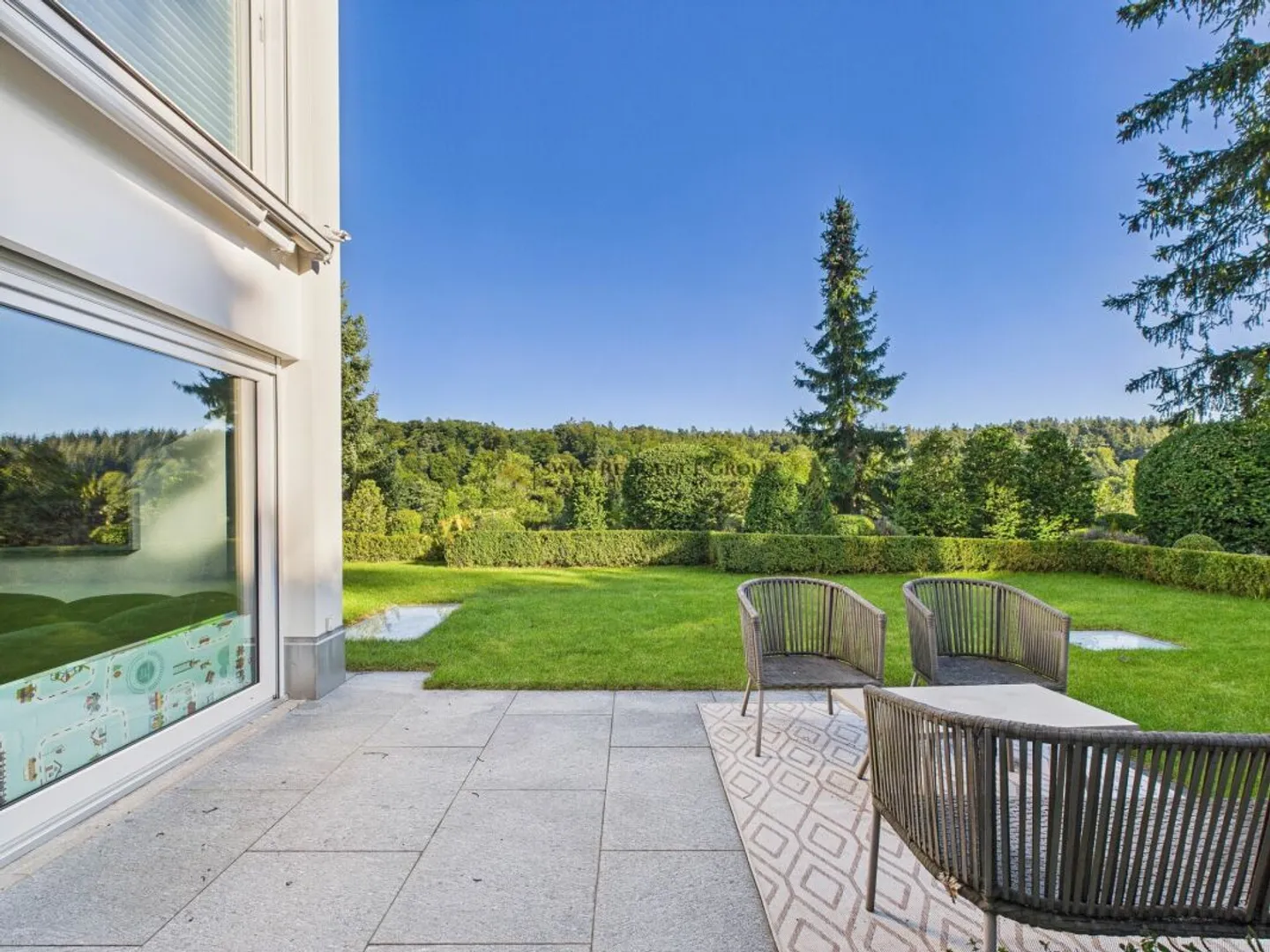 High-quality expansion standard with a dream garden in a south-facing location - Photo 3 of 13