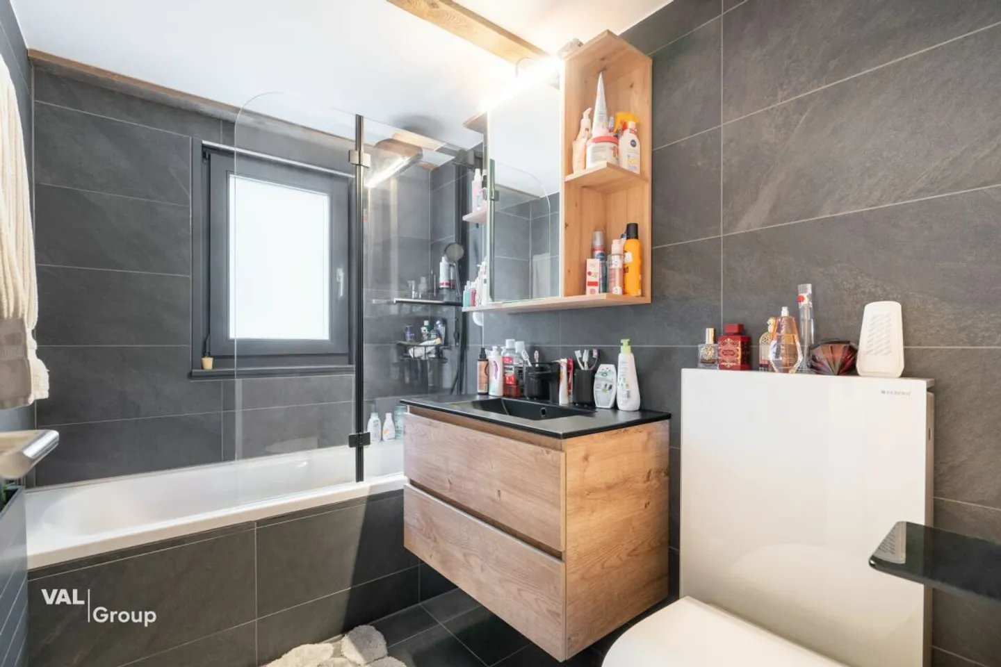 Charming 5.5-room single-family house - stylishly renovated, spacious and versatile - Photo 10 of 13