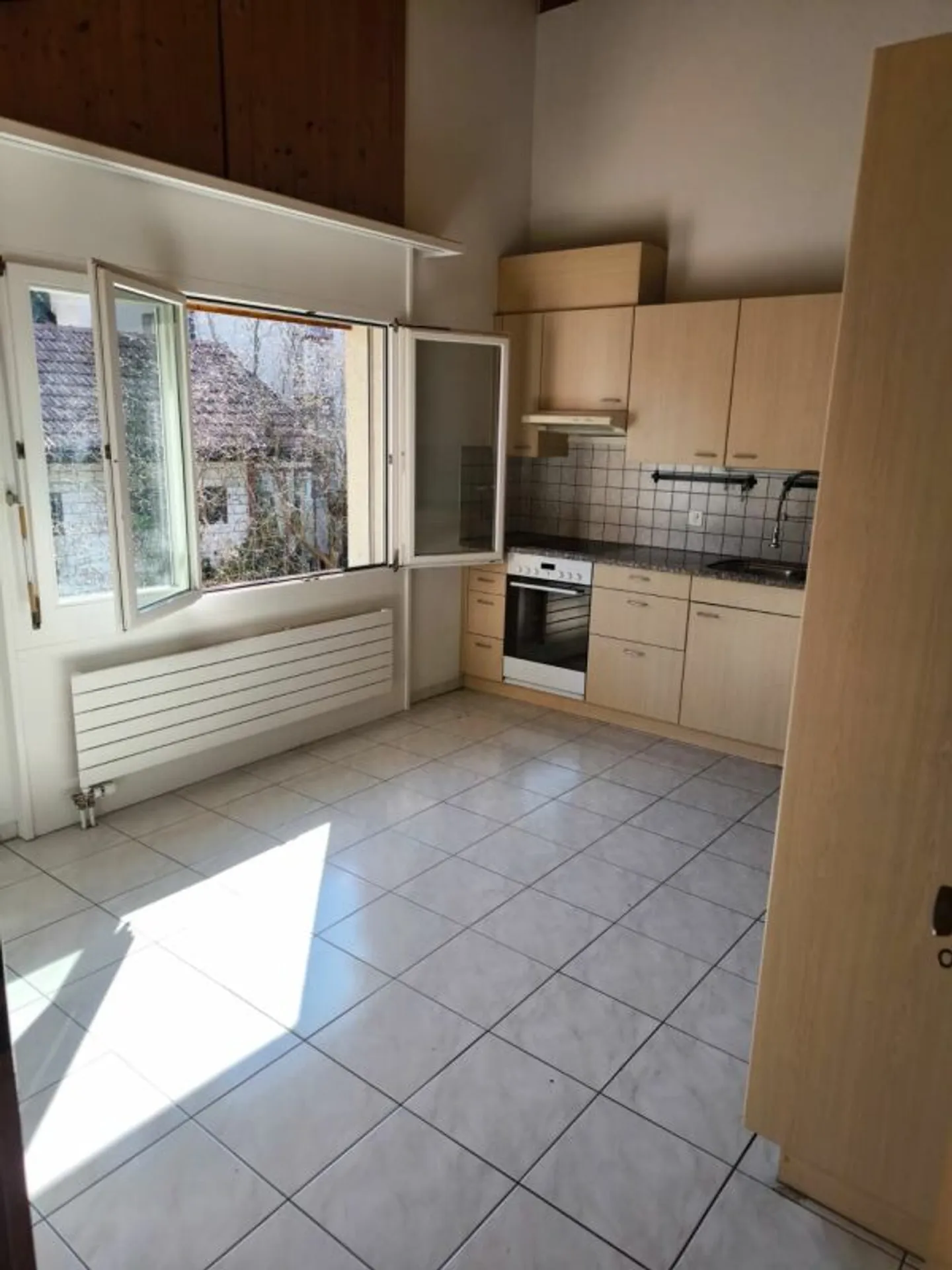 Ampio appartamento di 4,5 locali con galleria aggiuntiva - Foto 2 di 13