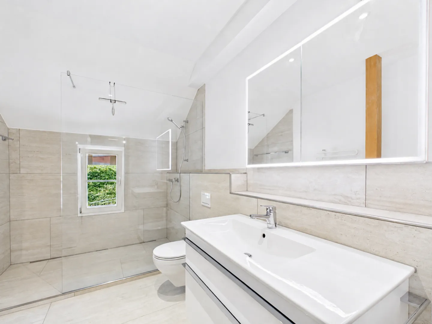 Appartement duplex élégant à Thalwil - 165 m² d'espace de vie avec charme historique et confort moderne - Photo 6 sur 13