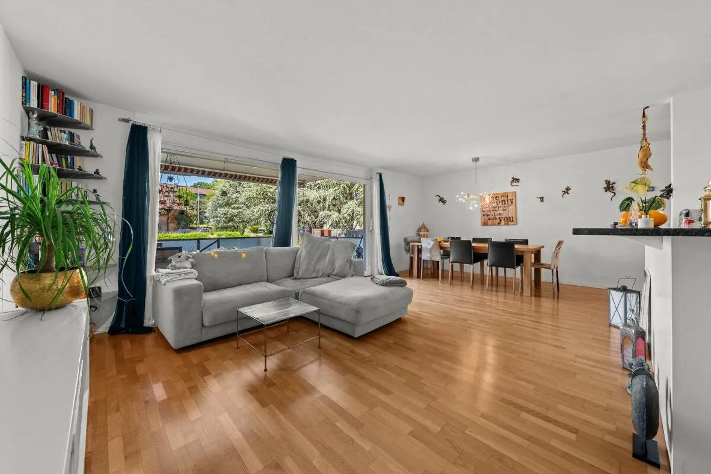Like-New City Apartment - Photo 4 of 11