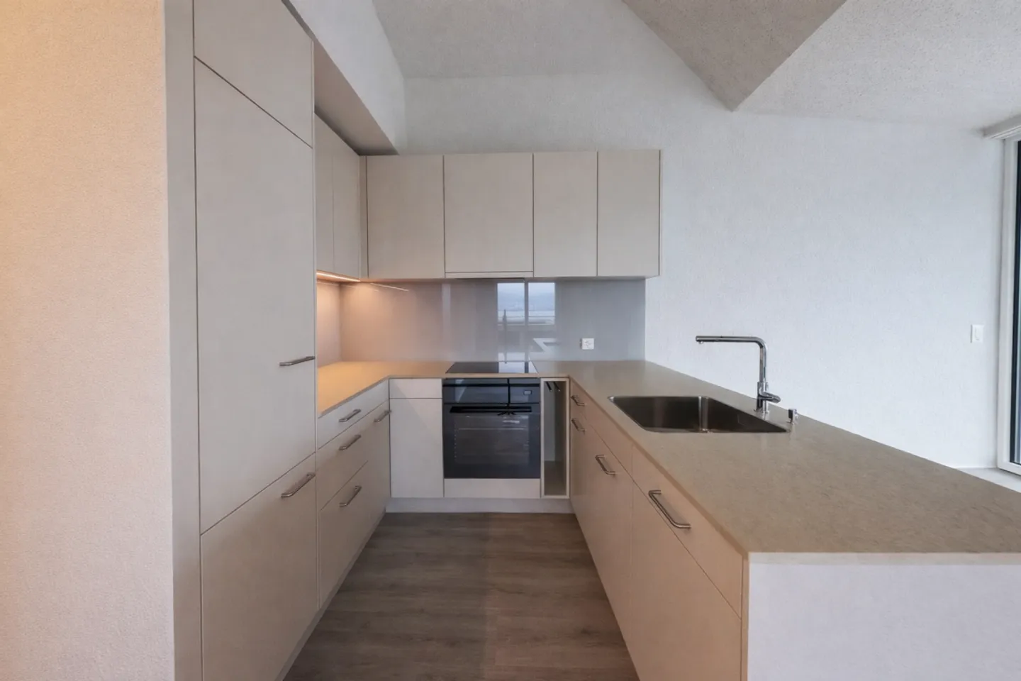 4.5-Zimmer-Dachmaisonettewohnung in Benken - Foto 2 von 12