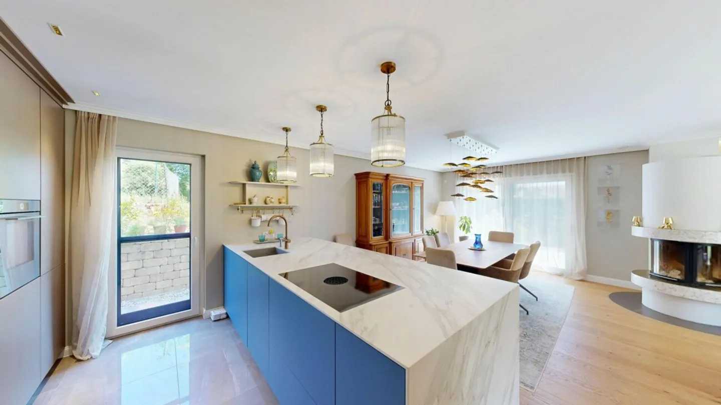 Classic Contemporary Living - Stylish 9.5-Room Single-Family Home with Private Garden, Swimspa & Smart Home in Veltheim - Photo 4 of 13