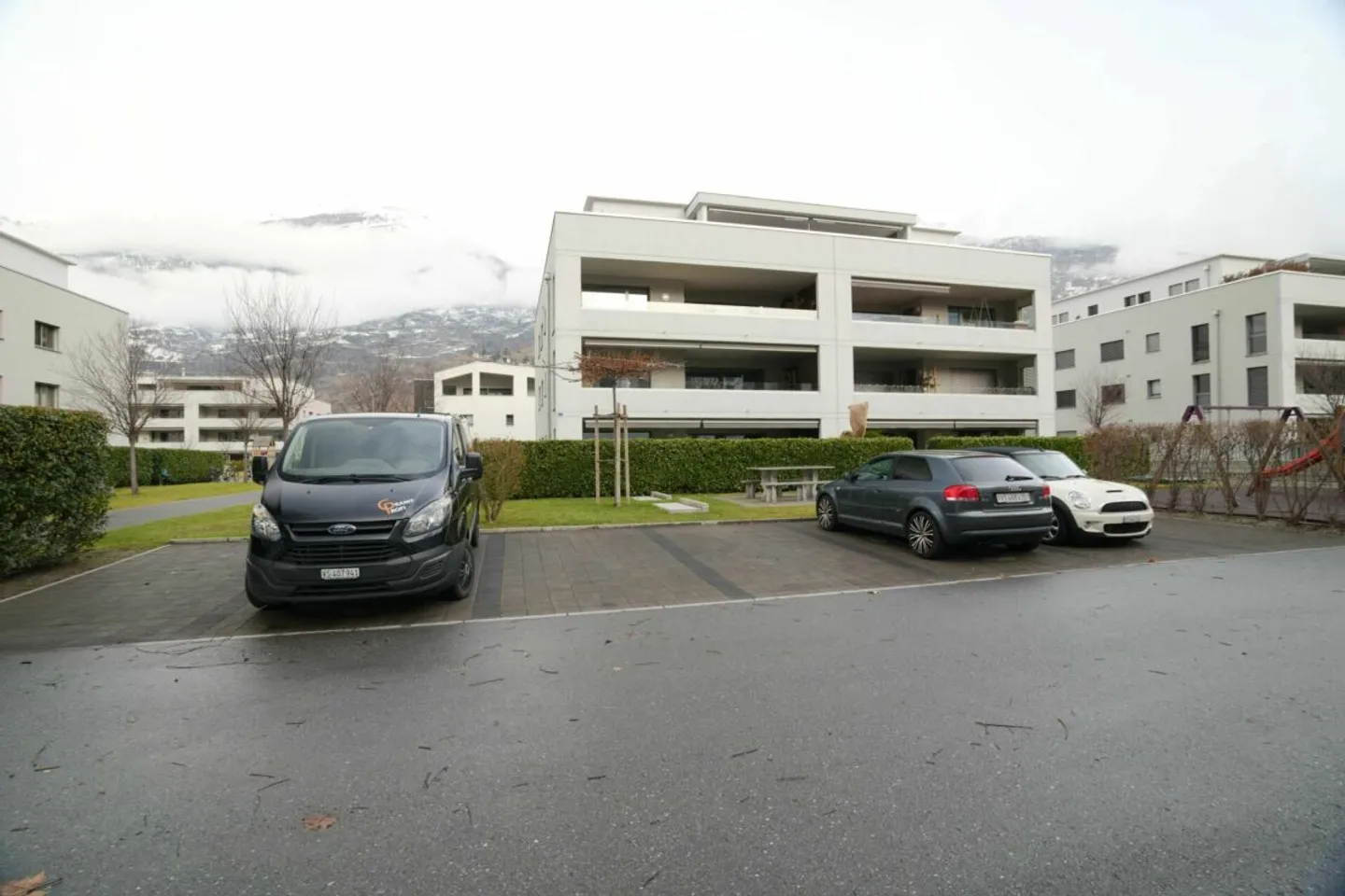 Outdoor parking space for rent in a central location / Visp West - Photo 3 of 5