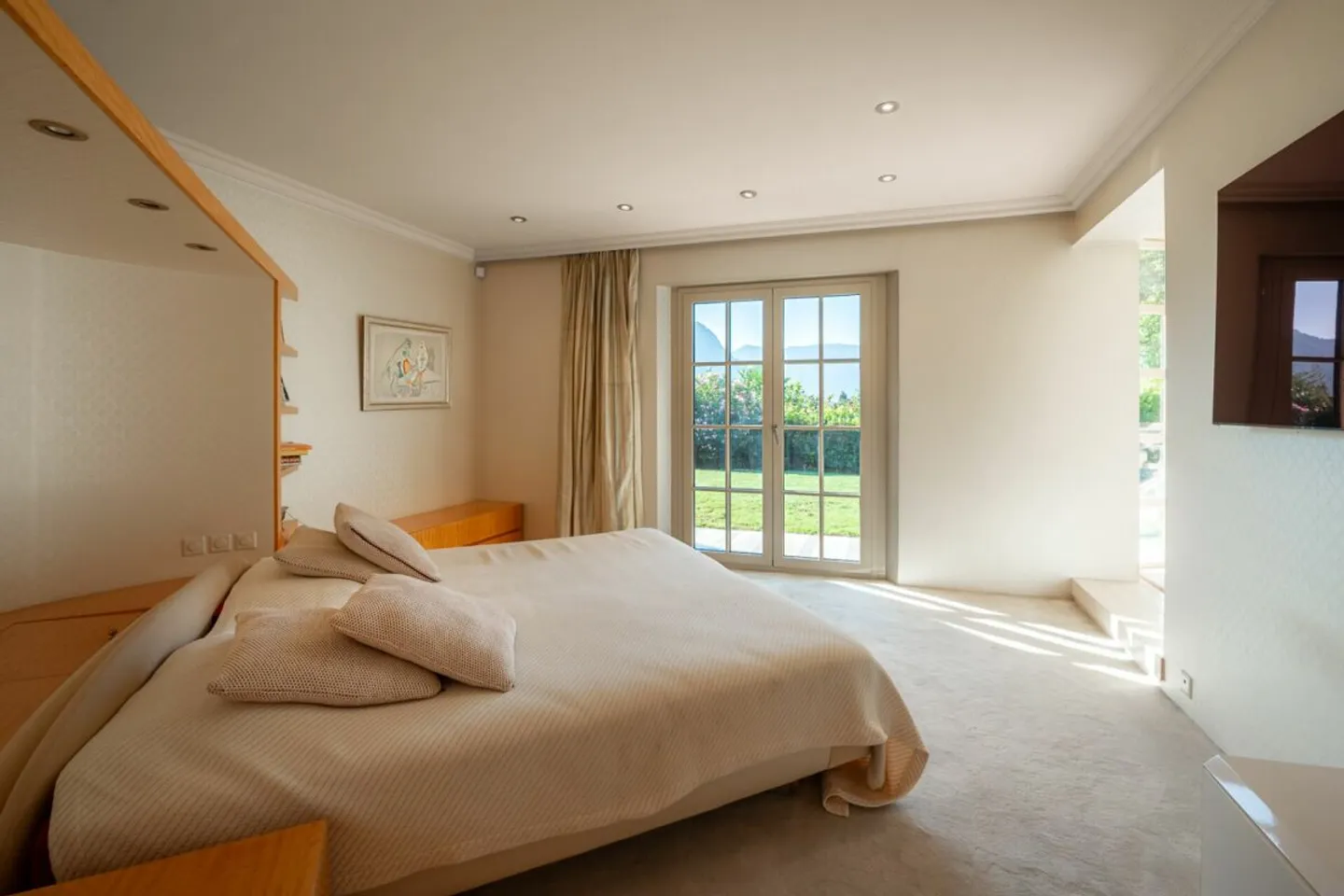 Elegante ed esclusiva villa con Ampio Giardino, Piscina e Privacy Assoluta - Photo 12 sur 13