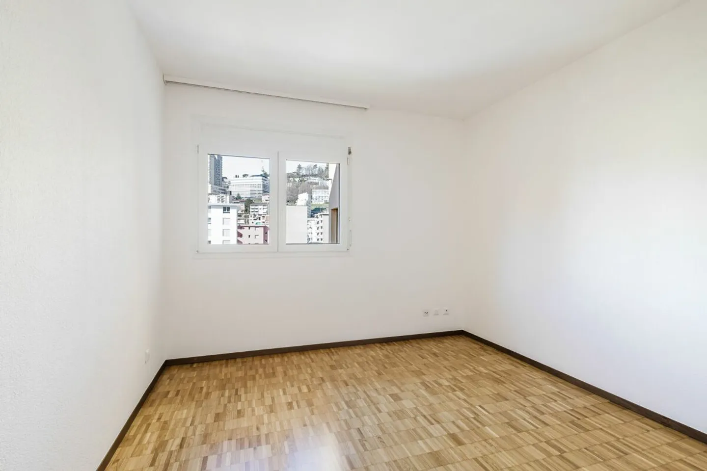 Helles Apartment in strategischer Lage in Lugano - Foto 9 von 13