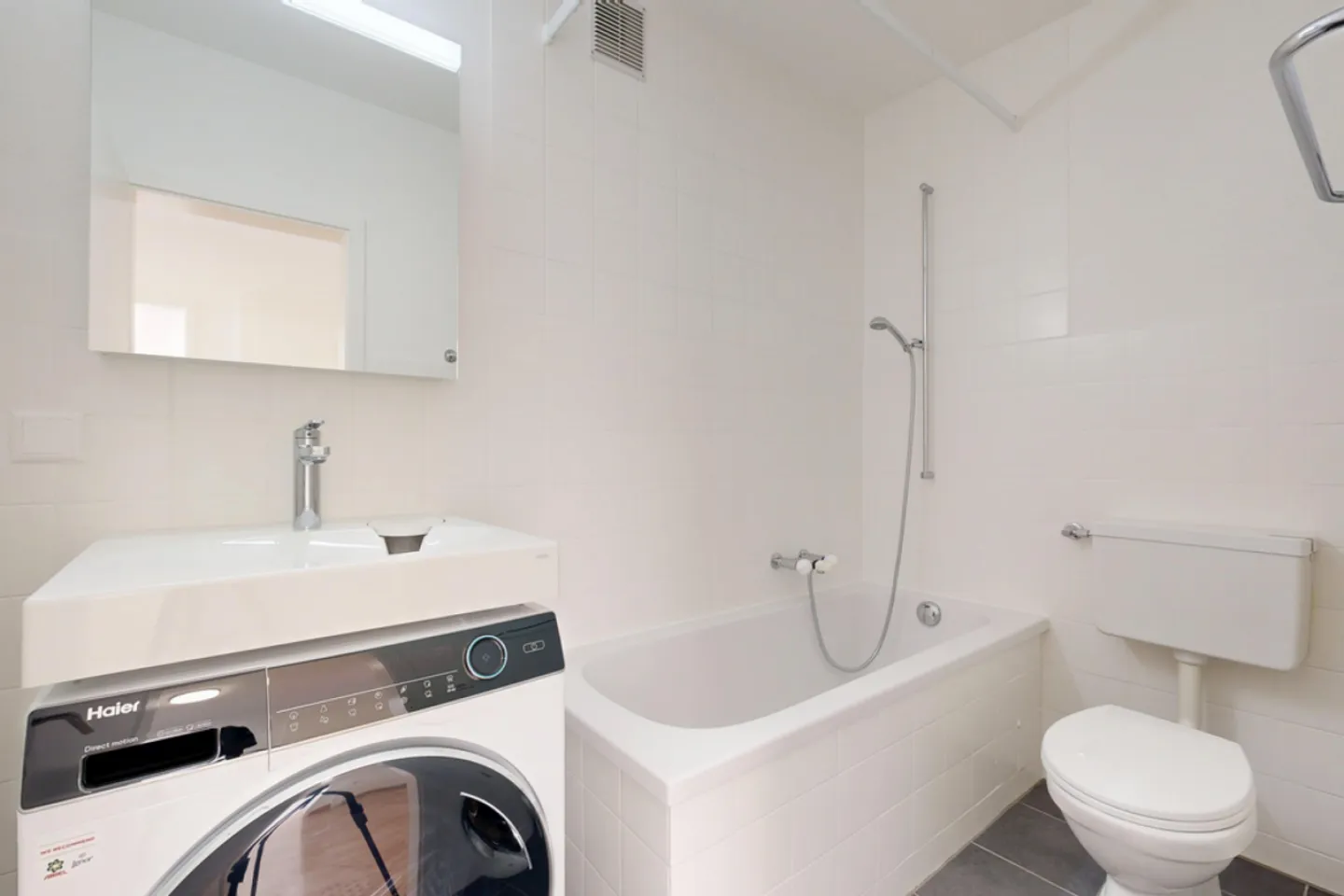 Cozy apartment with washer-dryer - Photo 5 of 9