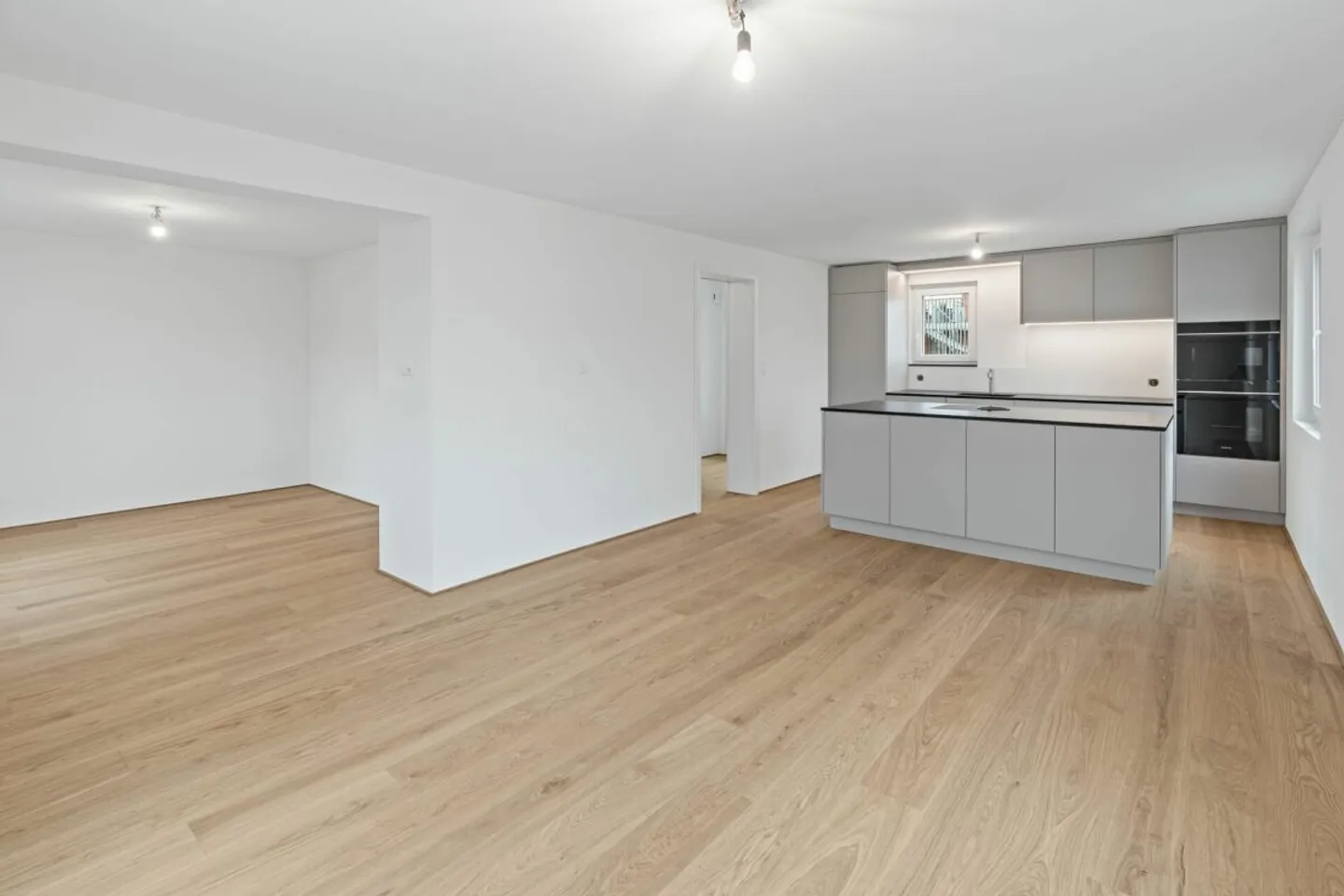 Doppeleinfamilienhaus an ruhiger, sonniger Lage in Widnau - komplett kernsaniert - Photo 1 of 13