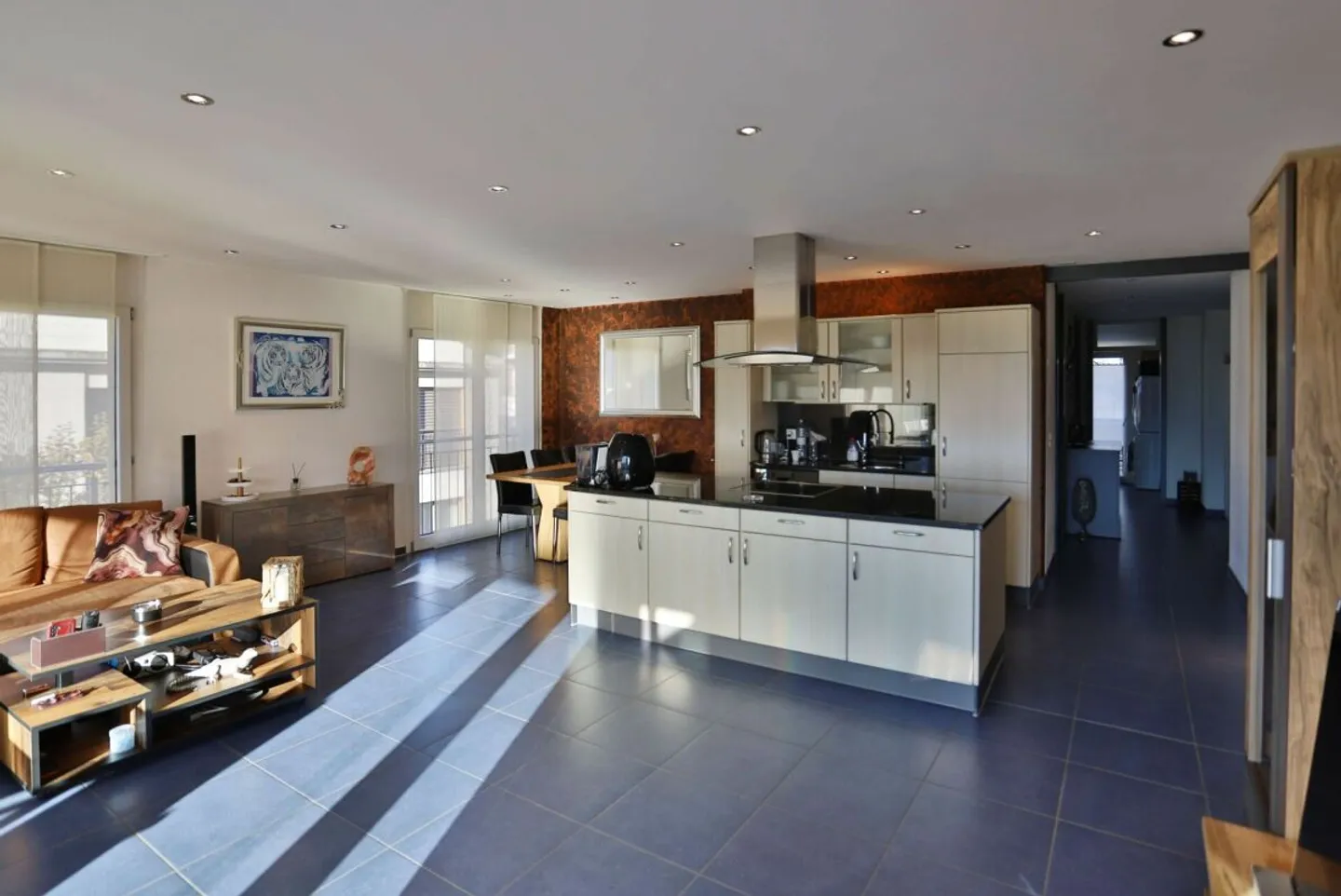 Piano spazioso in posizione centrale - Foto 2 di 7