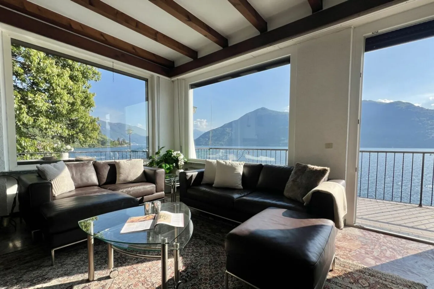 Villa directement au bord du lac avec plage privée et accès au lac / Cannobio (Italie) - Photo 6 sur 13