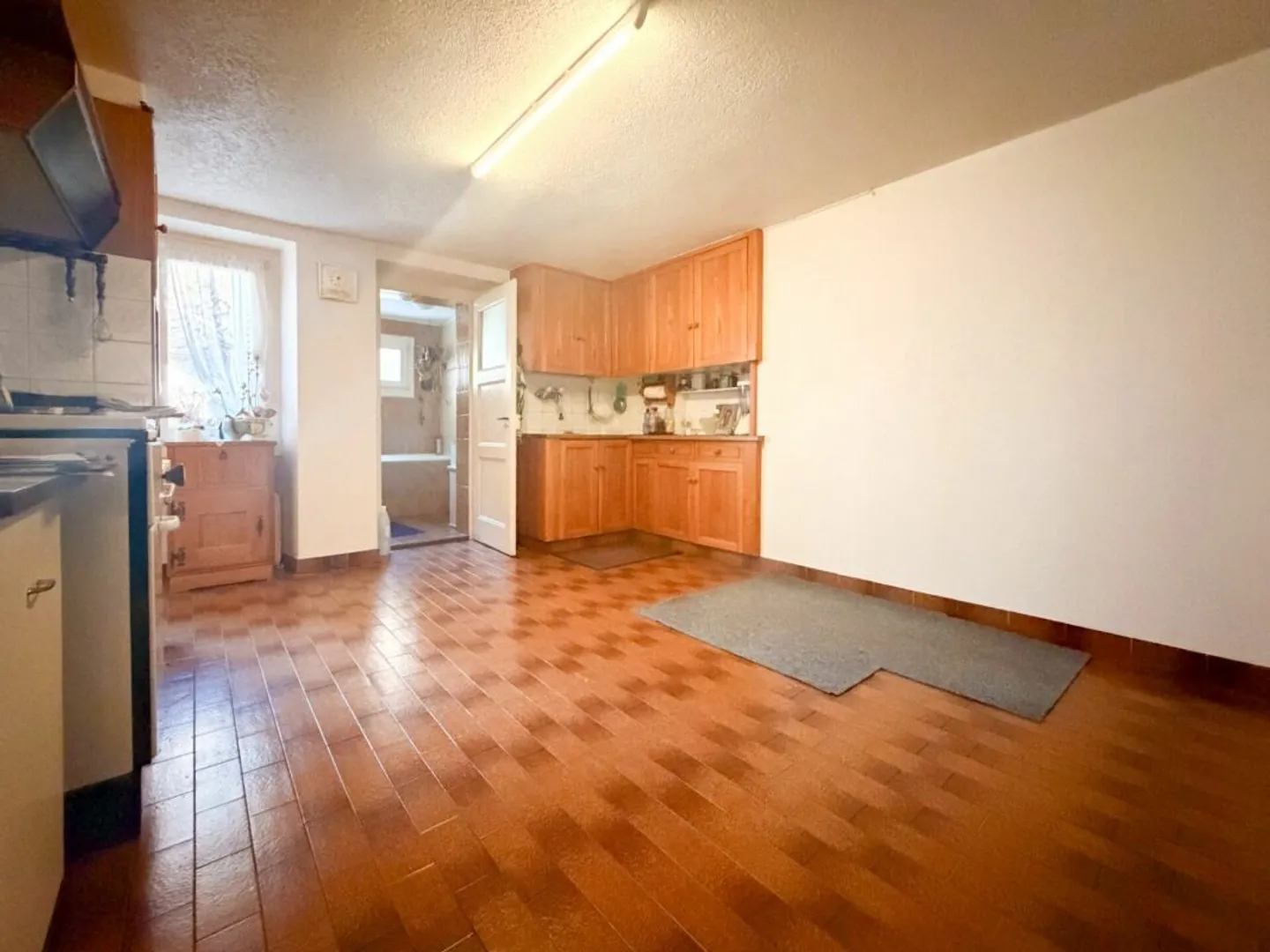 Multi-apartment village house in the center of Chippis - Photo 6 of 13