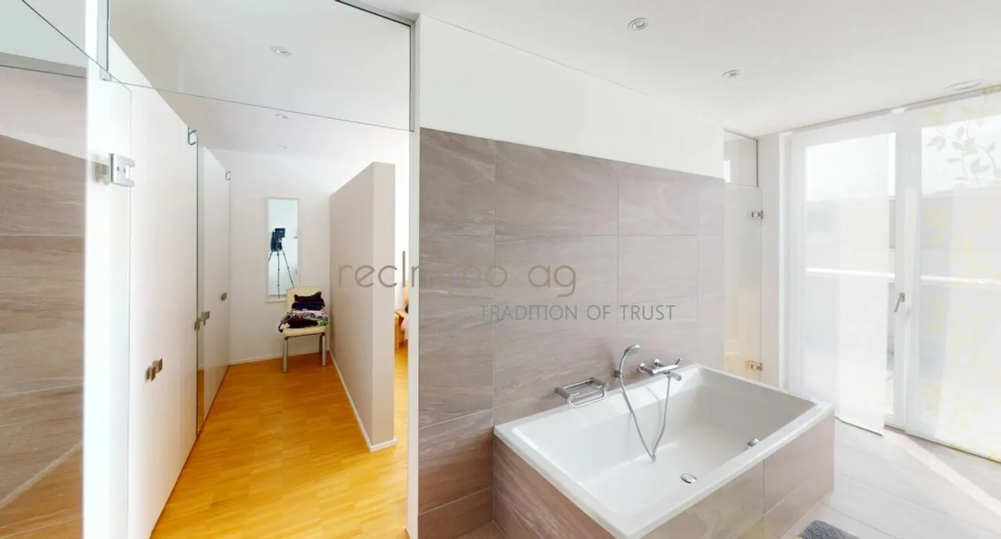 Appartement spacieux de 4,5 pièces avec terrasse exceptionnelle de 145 m² à Koblenz - Photo 6 sur 7