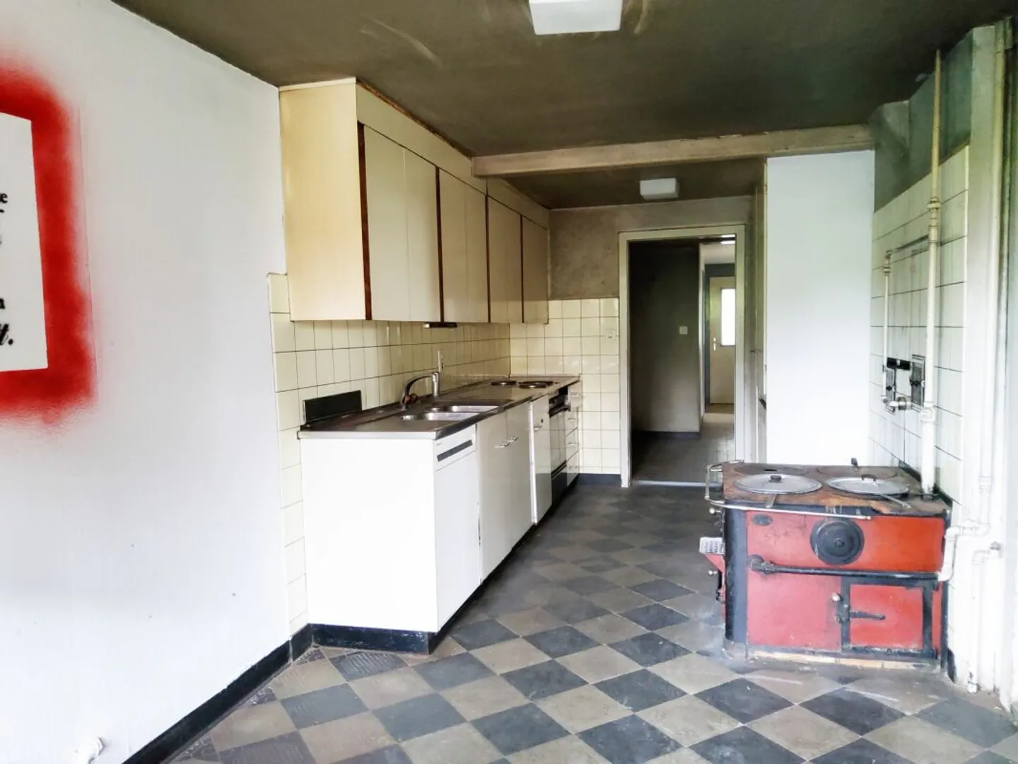 Ehemaliges Bauernhaus mit Baulandreserve und Architekturverpflichtung - Photo 7 sur 13