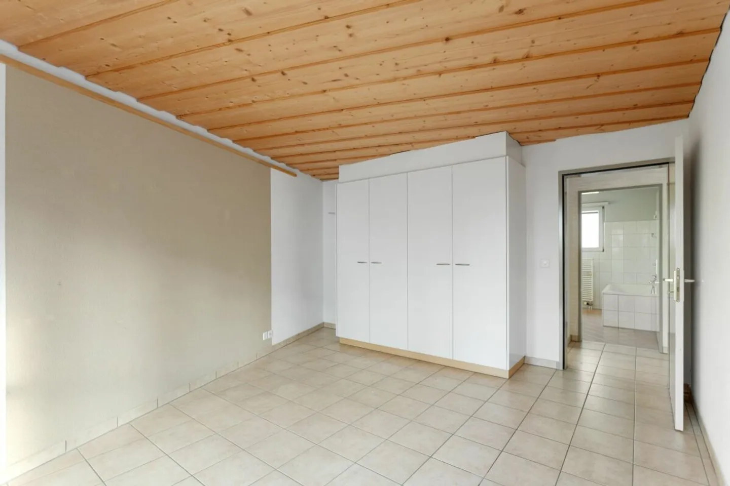 Live urban yet rural! - Photo 9 of 12