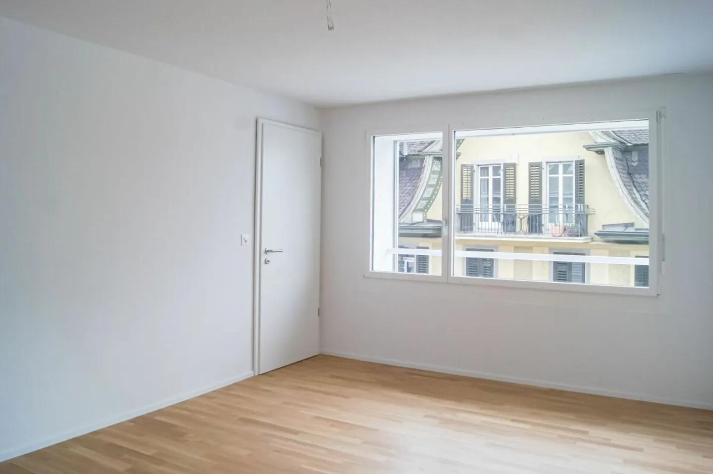 Living in the midst of the action! - Photo 7 of 9