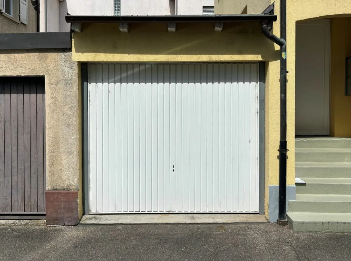 Garagenbox an zentraler Lage in Binningen - Foto 1 di 3