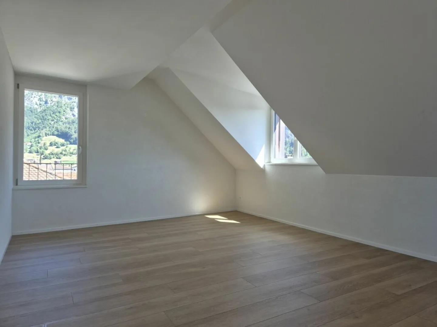 neuwertige 5-Zimmer-Maisonette-Wohnung mit Loggia an zentraler Lage - Photo 6 of 11