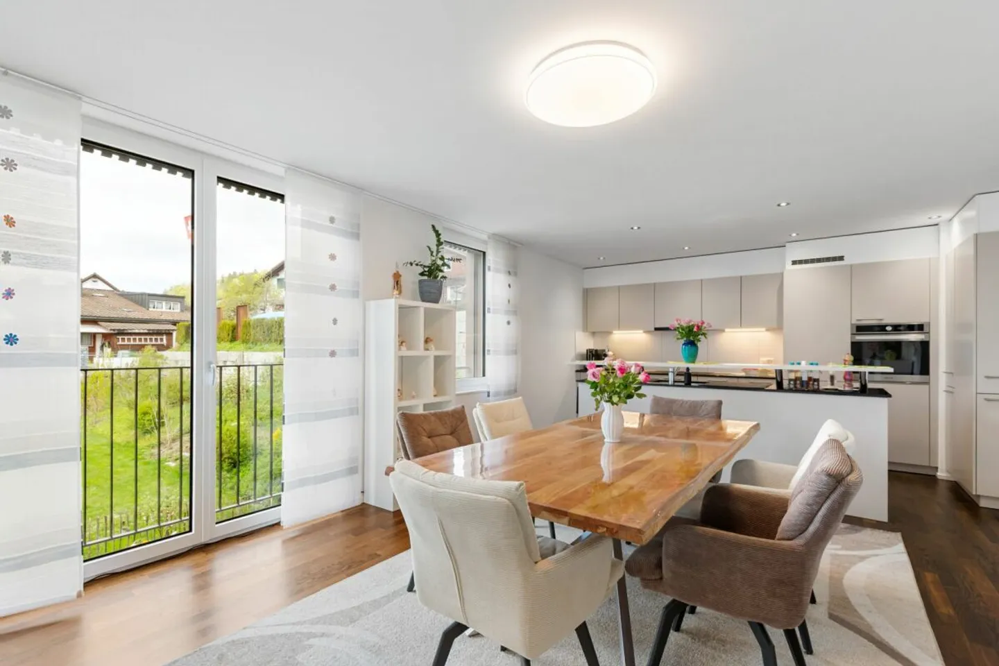Moderne Wohnung mit Bergsicht - Foto 4 von 13