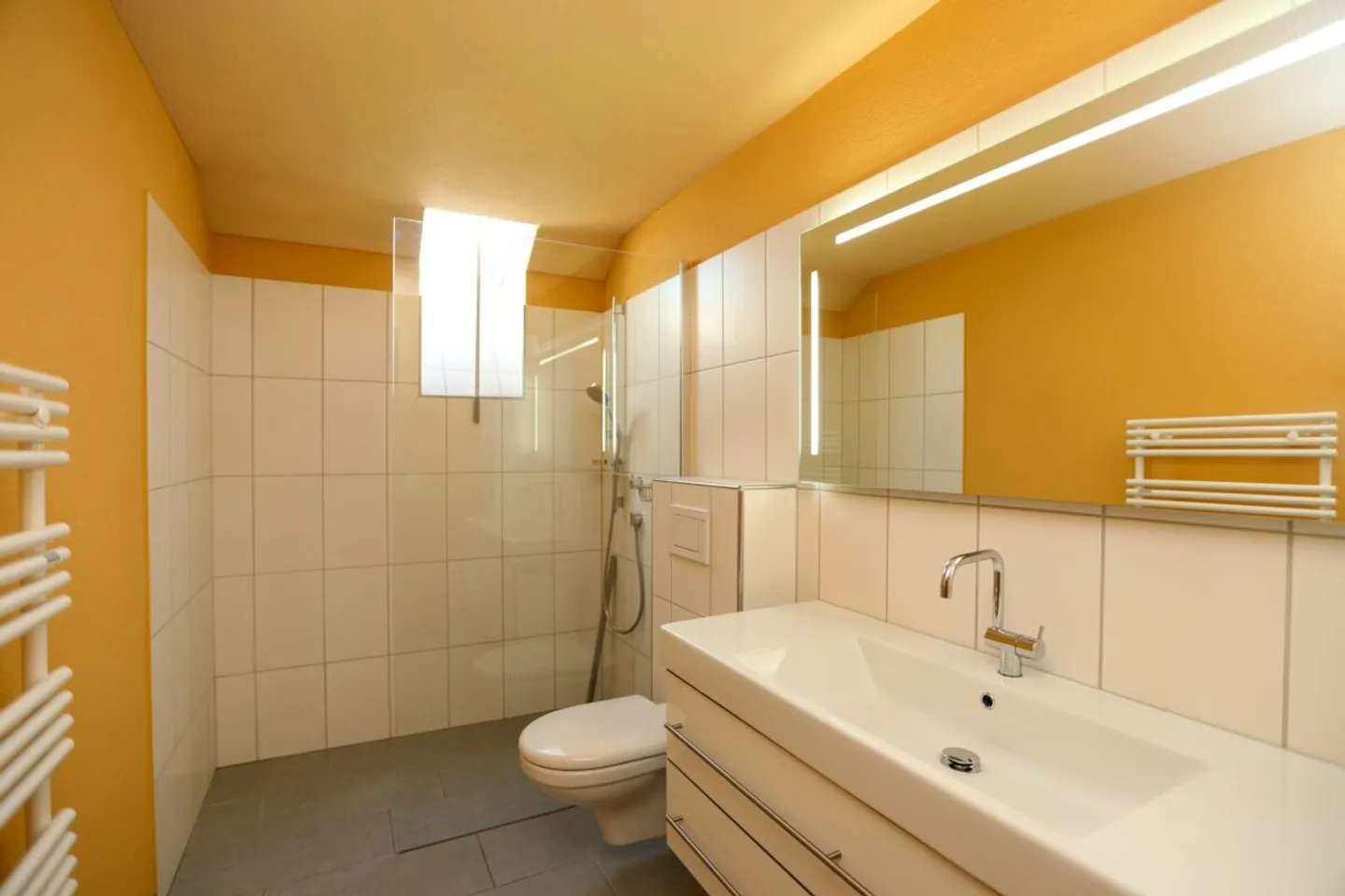 Penthouse spacieux avec terrasse ensoleillée à Weinfelden - Photo 9 sur 12