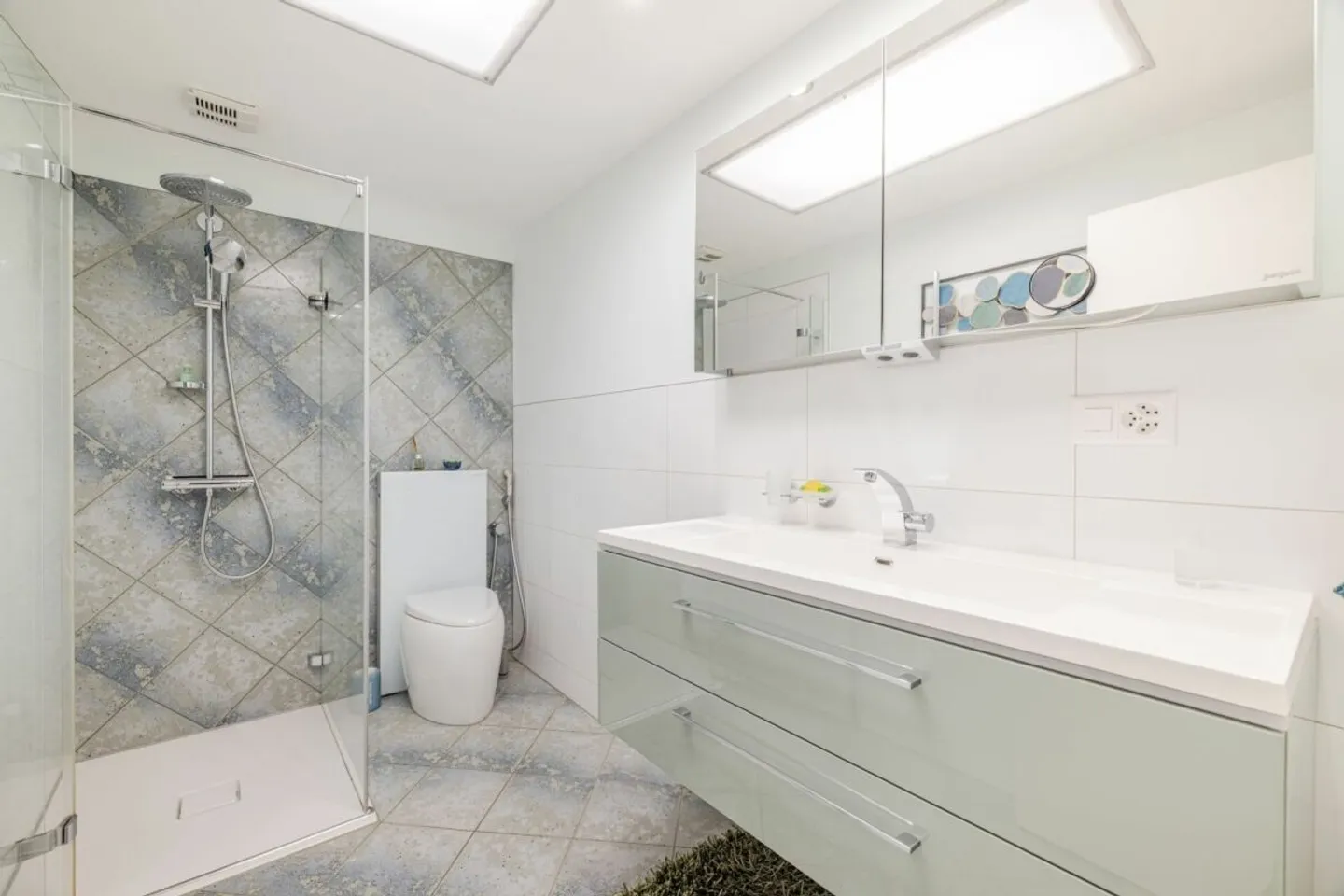 4.5-ZIMMER-TERRASSENRESIDENZ MIT 180°-BODENSEESICHT -  GROSSZÜGIG WOHNEN IN PRIVILEGIERTER HANGLAGE - Foto 11 di 13